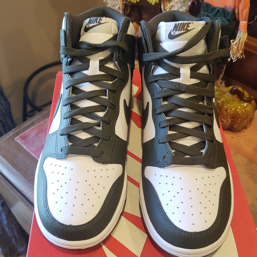 Nike Dunk Hi Retro White/Cargo Khaki Size 8M/9.5W New